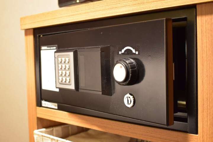 Room 24 of 126