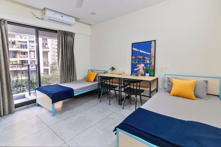 Room 2 of 18