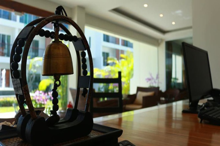 Hotel Lobby