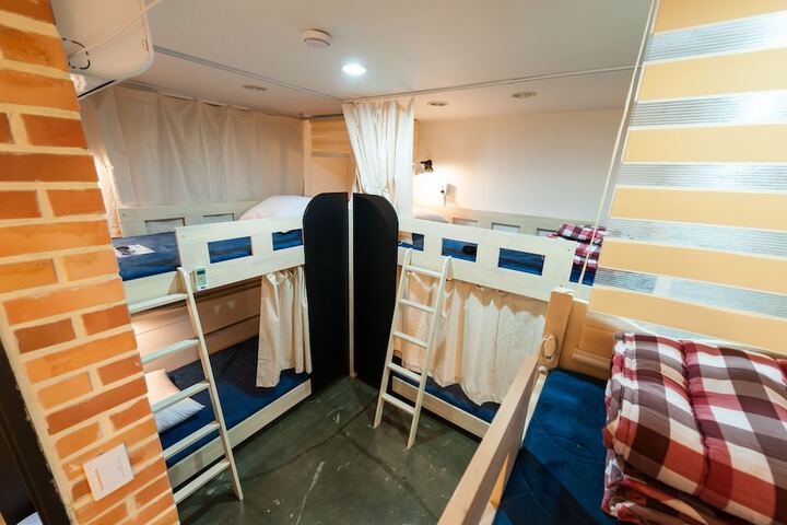 Room 28 of 151
