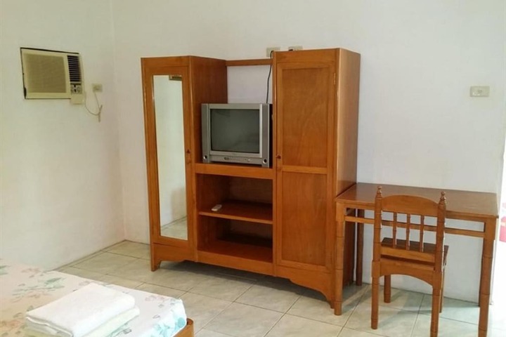 Room 5 of 42