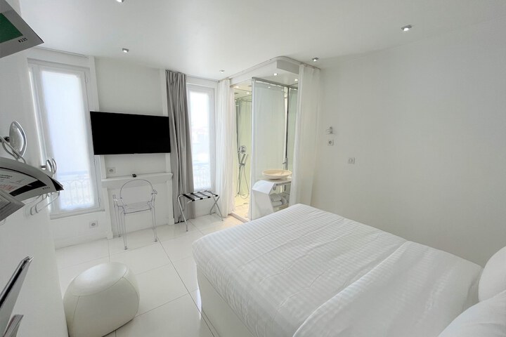 Room 27 of 50