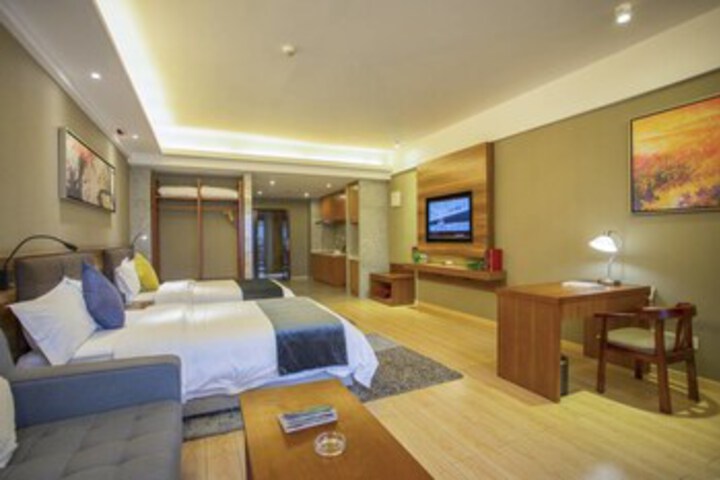 Room 9 of 70