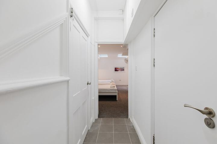 Room 35 of 78