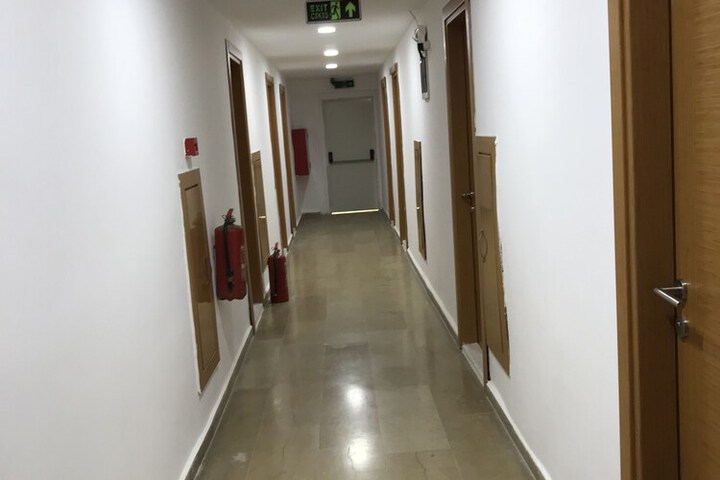 Room 6 of 25