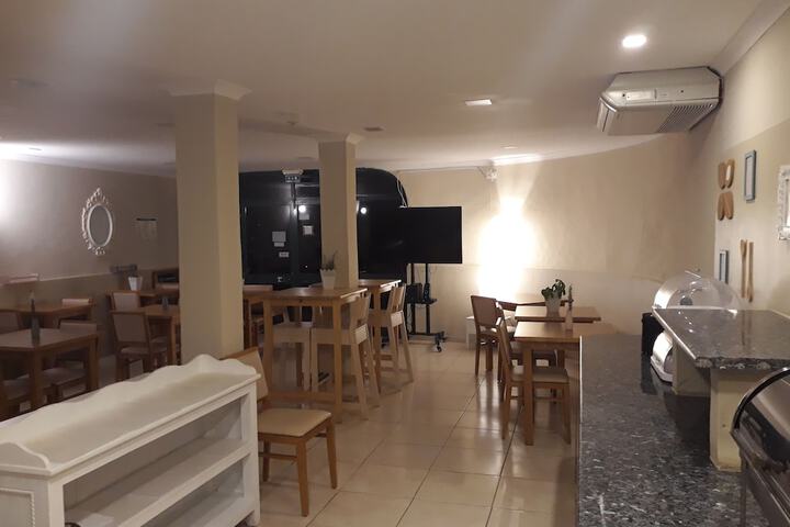 Lounge 68 of 99