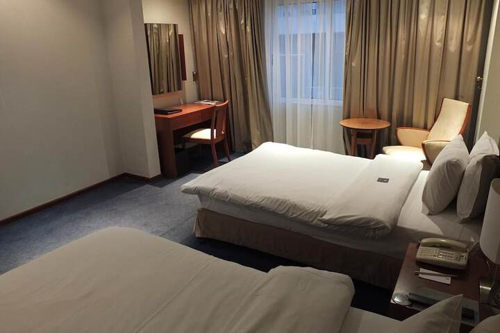 Room 15 of 63