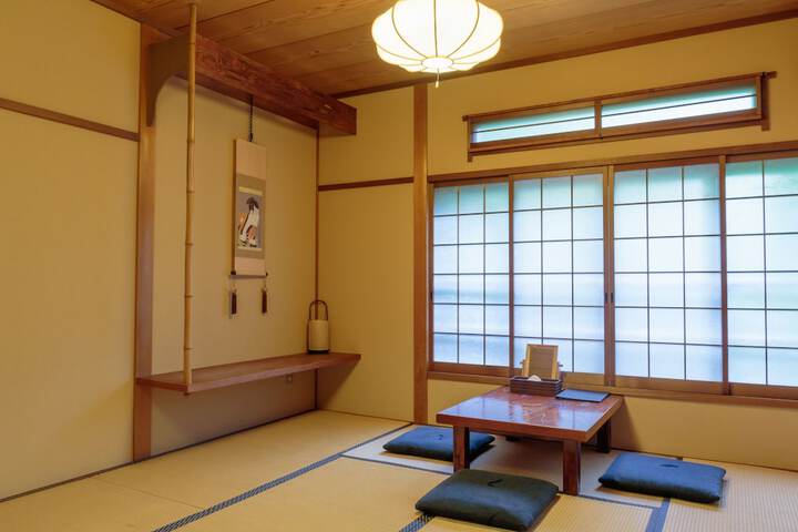 Room 27 of 65