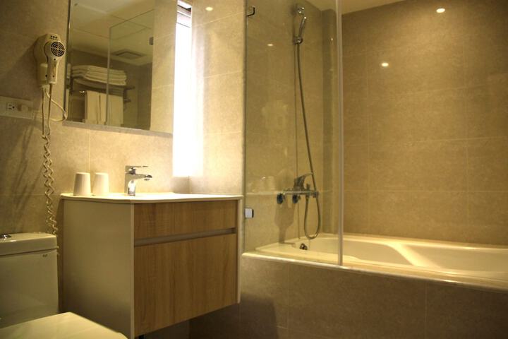 Room 17 of 26