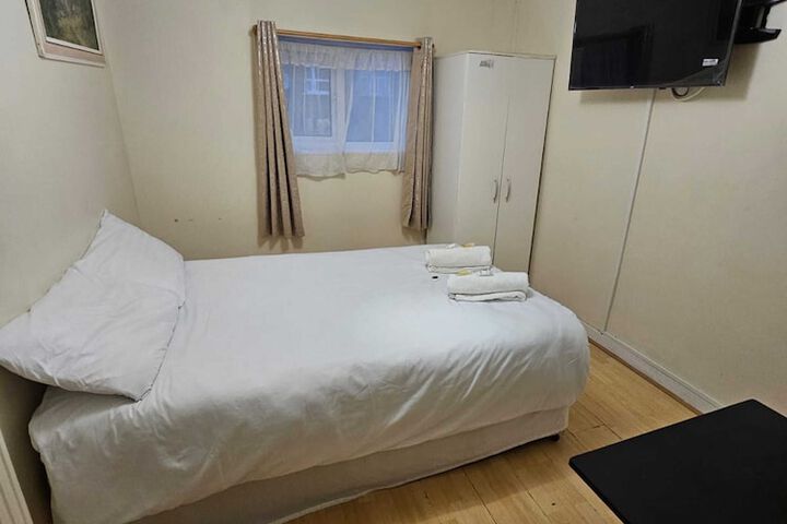 Room 42 of 64