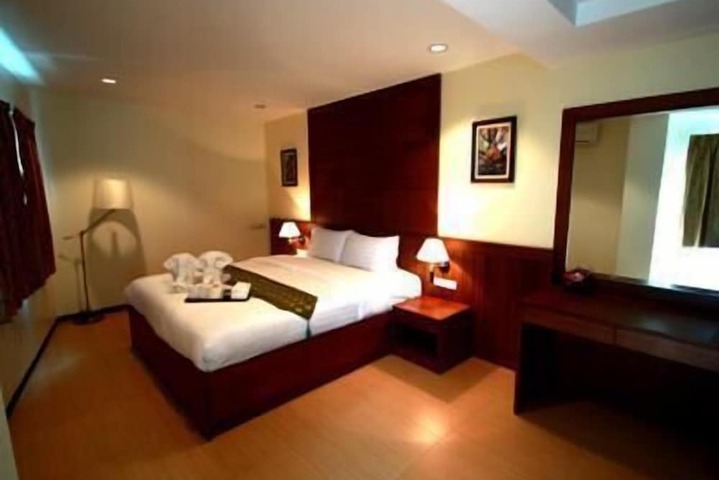 Room 3 of 9
