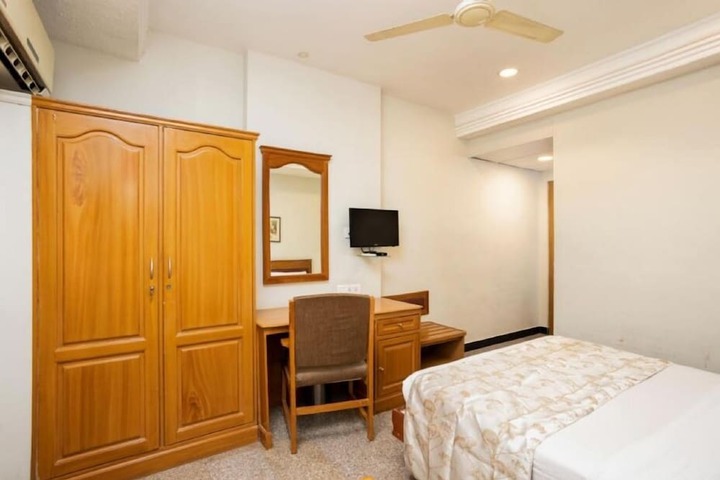 Room 17 of 41
