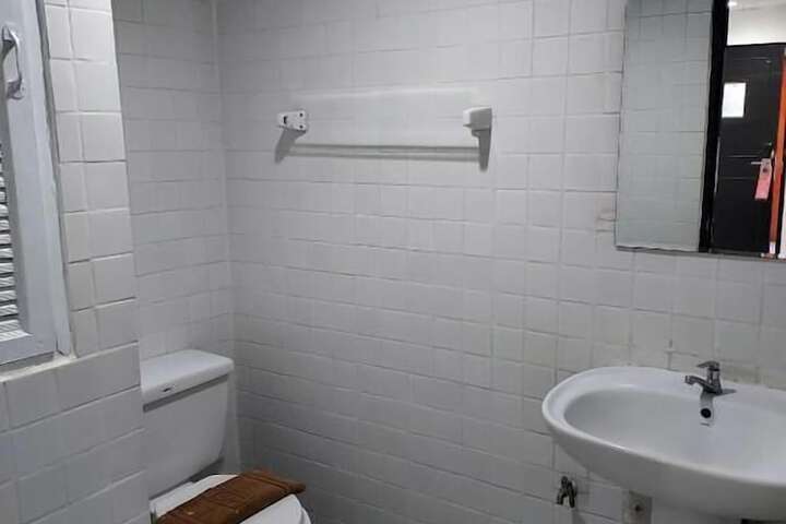 Room 43 of 48