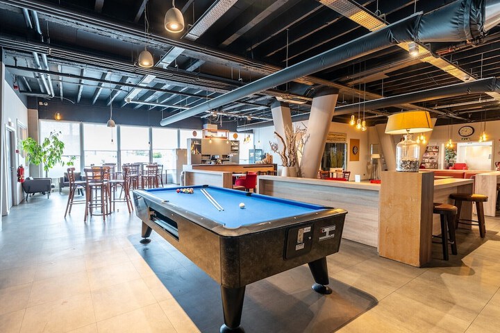 Guest Lobby
