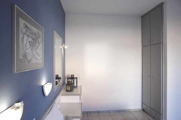Room 14 of 25