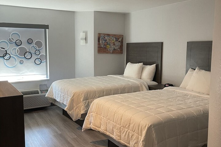 2 Double Beds (14 of 15)