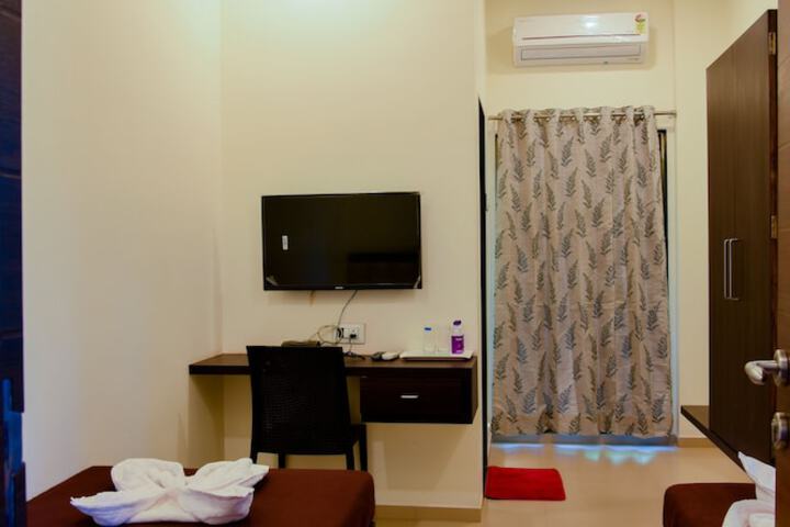 Room 21 of 34