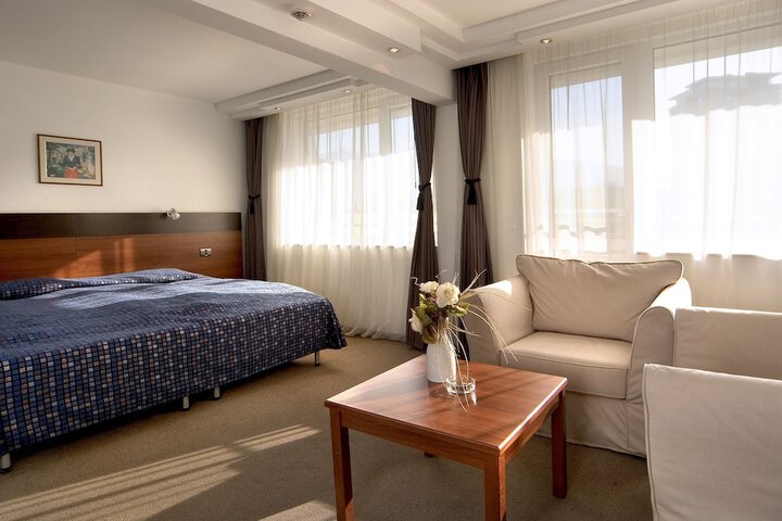 Room 6 of 70