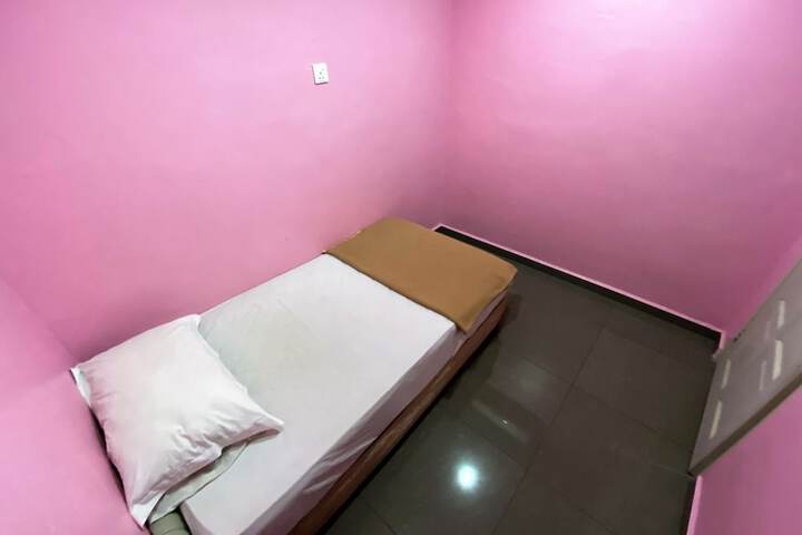 Room 12 of 31