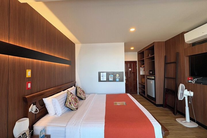 Room 84 of 211