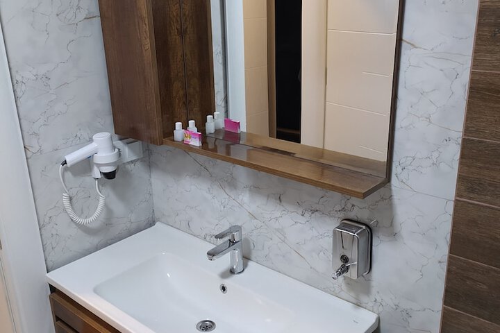 Room 8 of 20