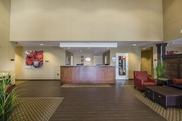 Entrance & Lobby
