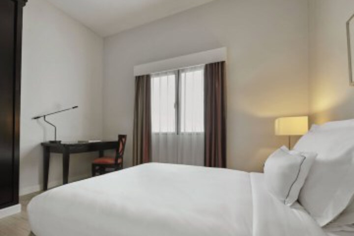 Room 16 of 48
