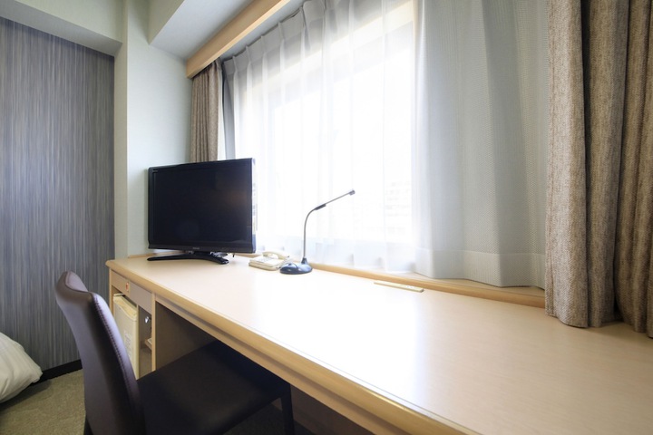 Room 17 of 43