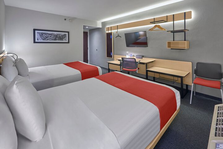 Room 7 of 51