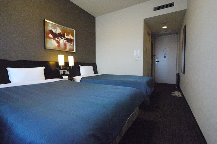Room 4 of 47