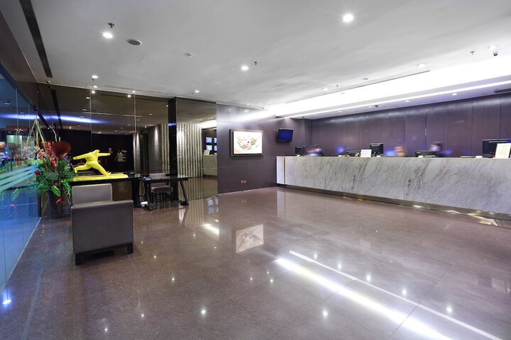 Entrance & Lobby