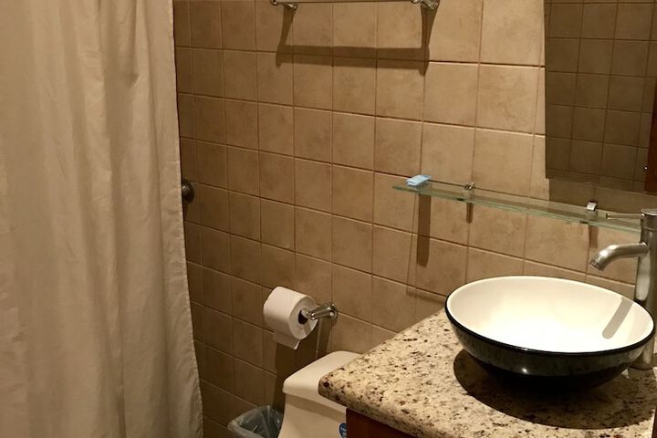 Room 32 of 62