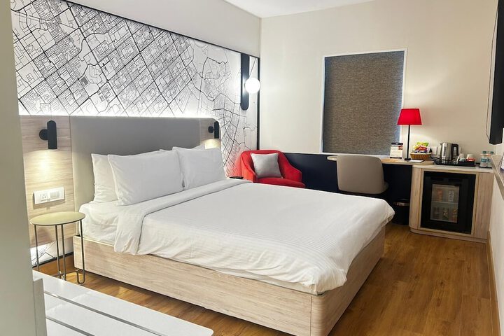 Room 15 of 36