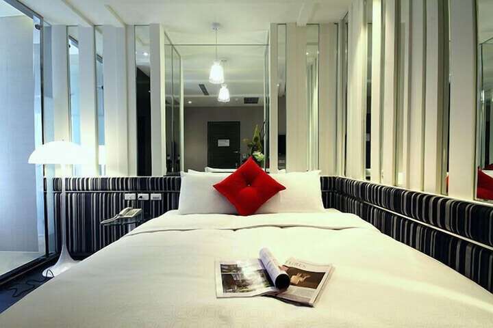 Room 16 of 59
