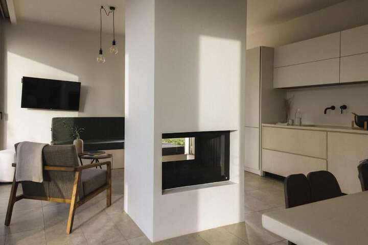Room 15 of 91