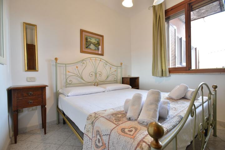 Room 2 of 22