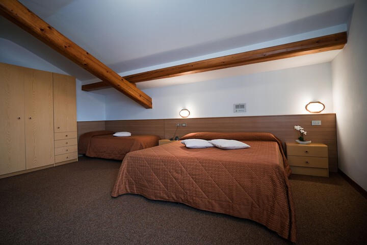 Room 7 of 64