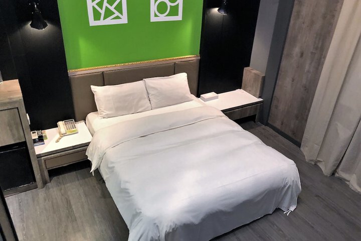 Room 14 of 97