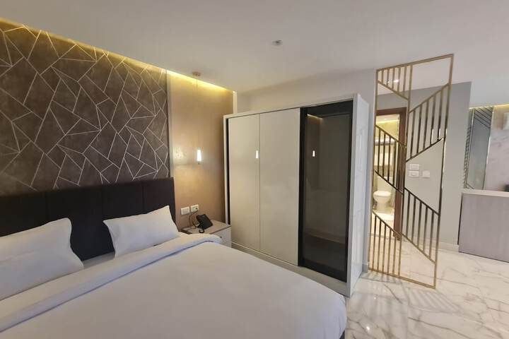 Room 20 of 85