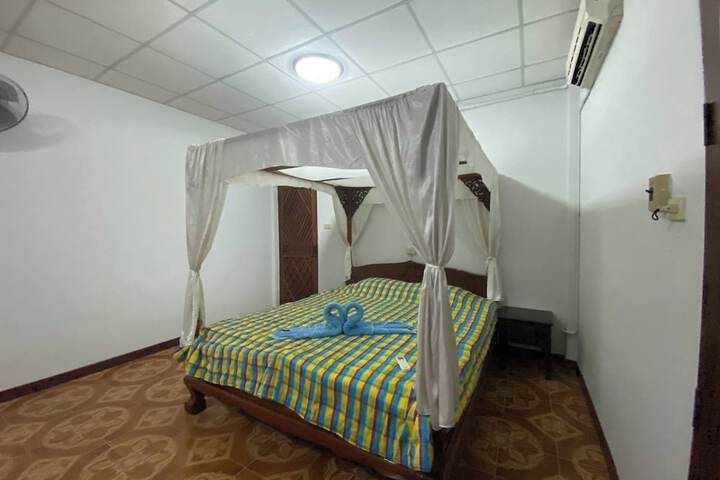 Room 15 of 52