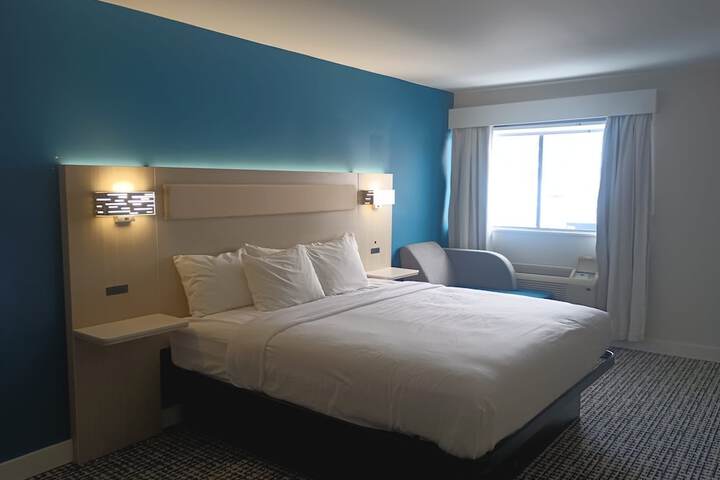 Room 5 of 51