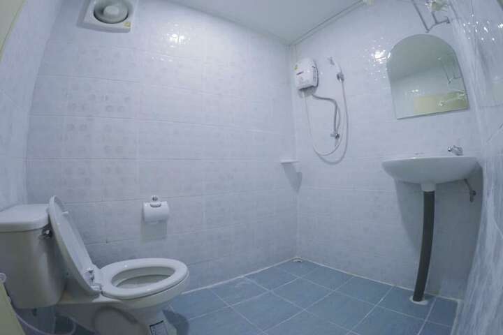 Room 11 of 24