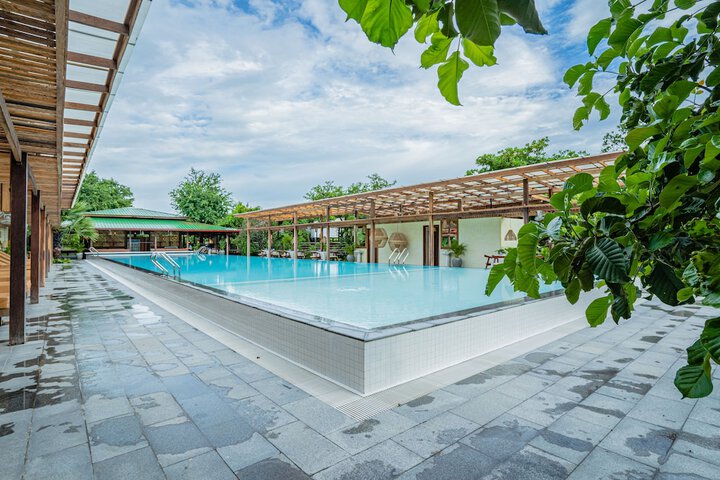 Pool 60 of 189
