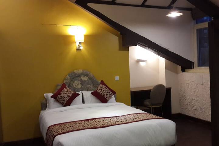 Room 3 of 37