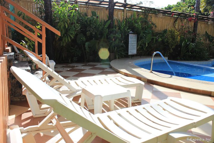 Sundeck 19 of 21