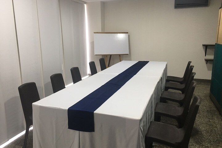 Business Center 22 of 26