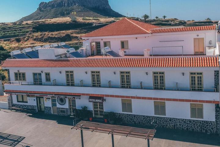Exterior of Hotel Sonia Chipude