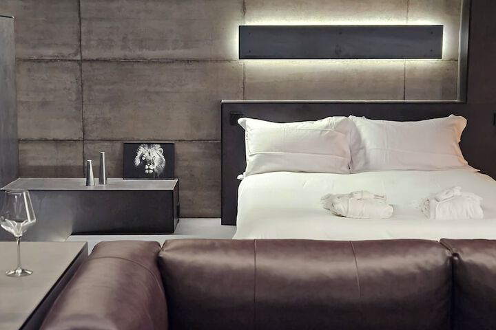 Room 26 of 64