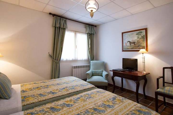 Room 3 of 23