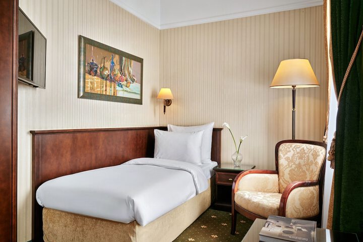 Room 5 of 70